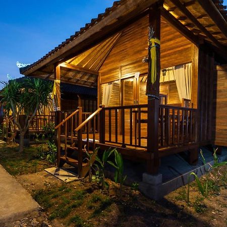 Gatri Hut Hotel Lembongan Eksteriør billede